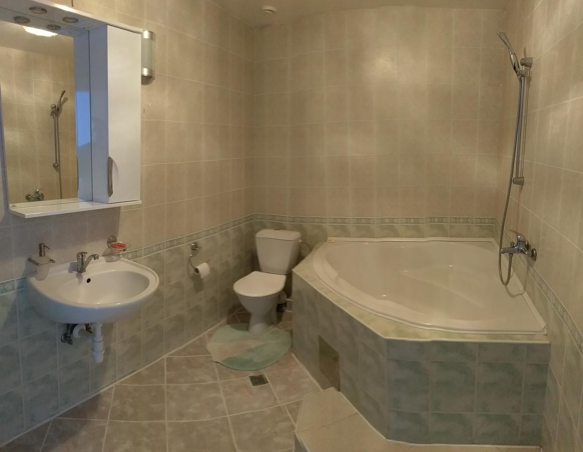 Guest House Uzhgorod Exterior photo